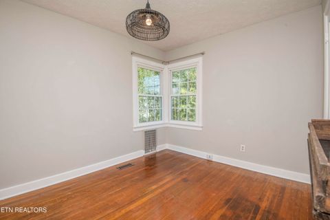 Tiny photo for 303 Canterbury Drive, Knoxville, TN 37920 (MLS # 1333536)