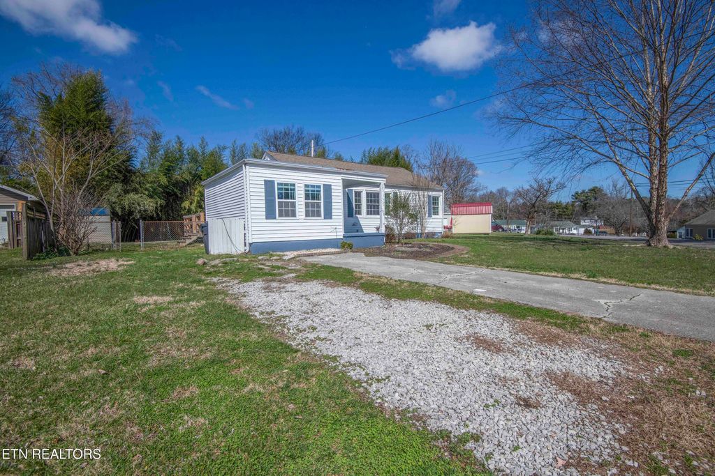 Photo of 303 Canterbury Drive, Knoxville, TN 37920 (MLS # 1333536)