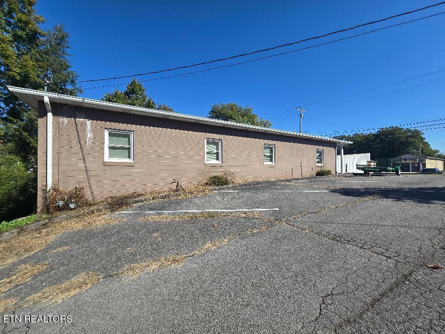 Photo of 125 S Cross St, Oneida, TN 37841 (MLS # 1359337)