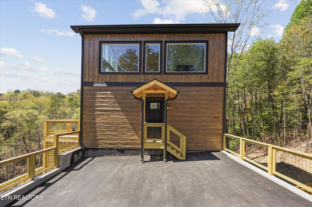 Photo of 1928 E Mountain View Way, Sevierville, TN 37876 (MLS # 1336448)