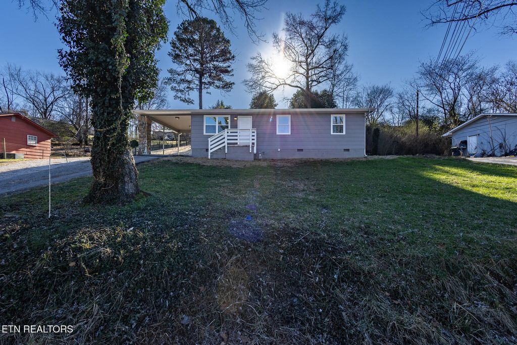 Photo of 622 Black Jack Rd, Rockwood, TN 37854 (MLS # 1327824)