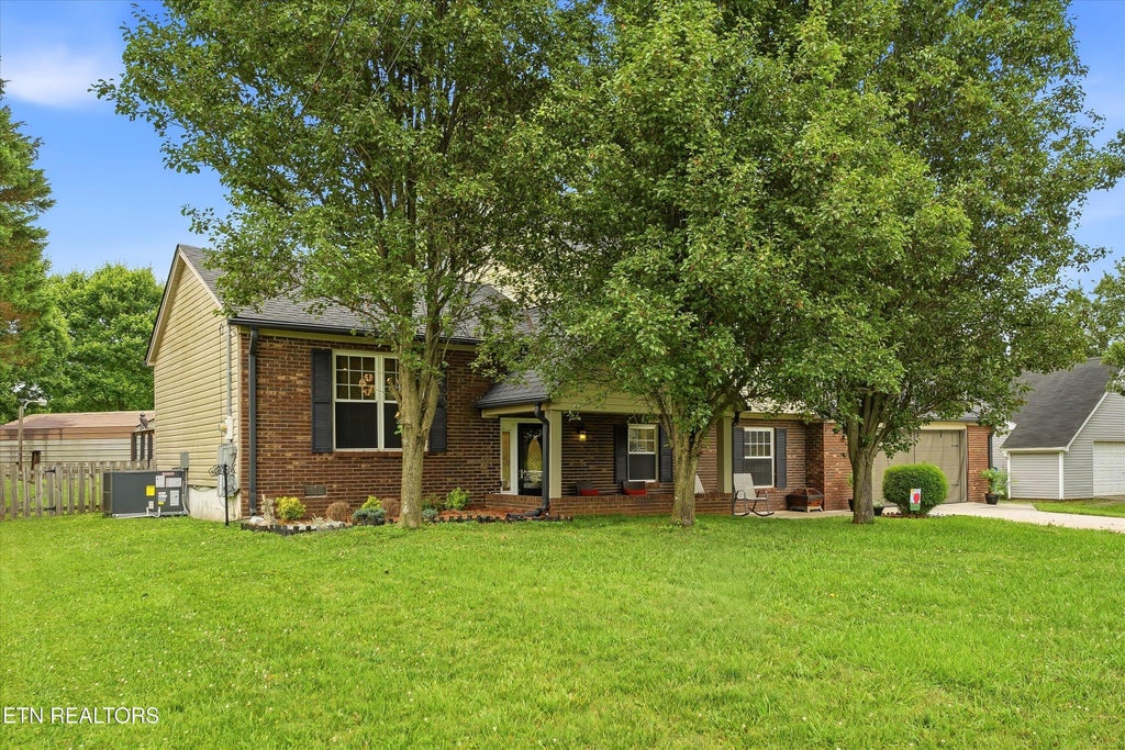 Photo of 1832 Wickersham Drive, Knoxville, TN 37922 (MLS # 1344154)