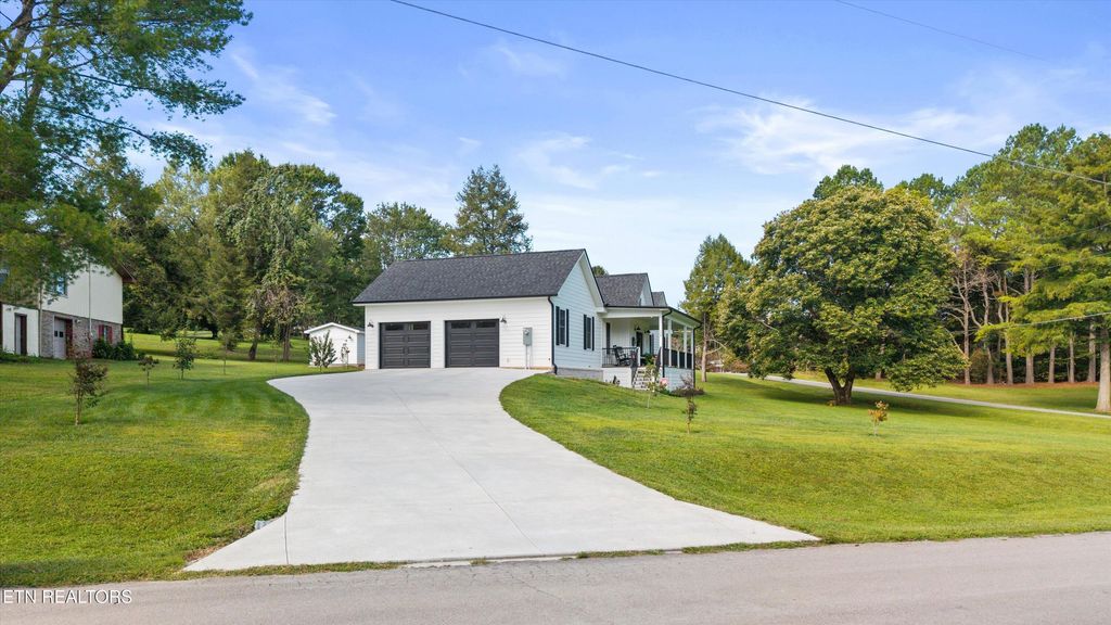 Photo of 308 E Chestnut Hill Rd, Townsend, TN 37882 (MLS # 1315178)