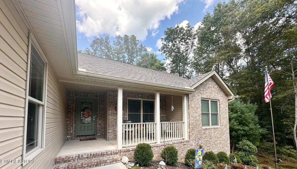 Photo of 66 Lytham Way, Crossville, TN 38558 (MLS # 1313827)