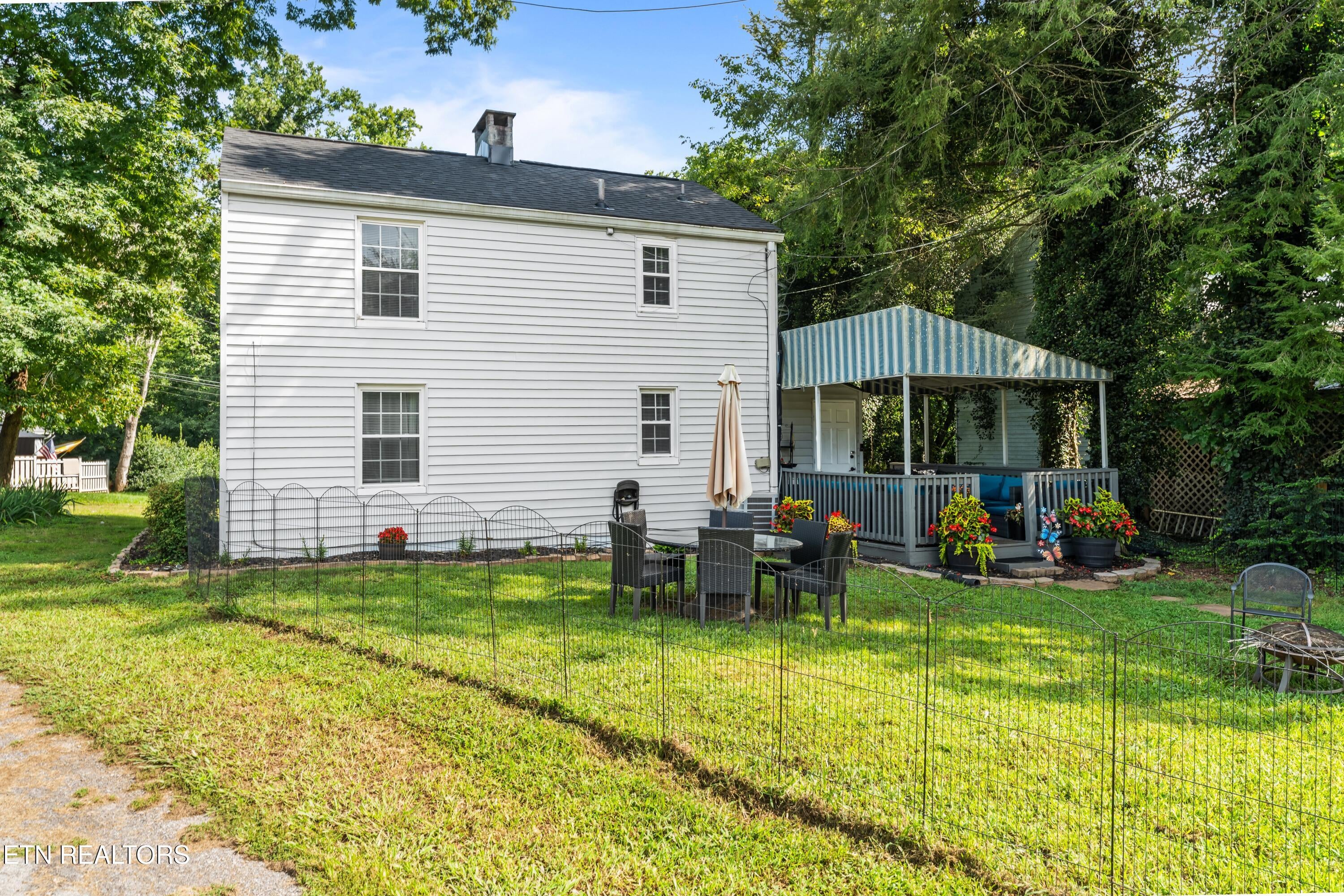 216 Oak Rd