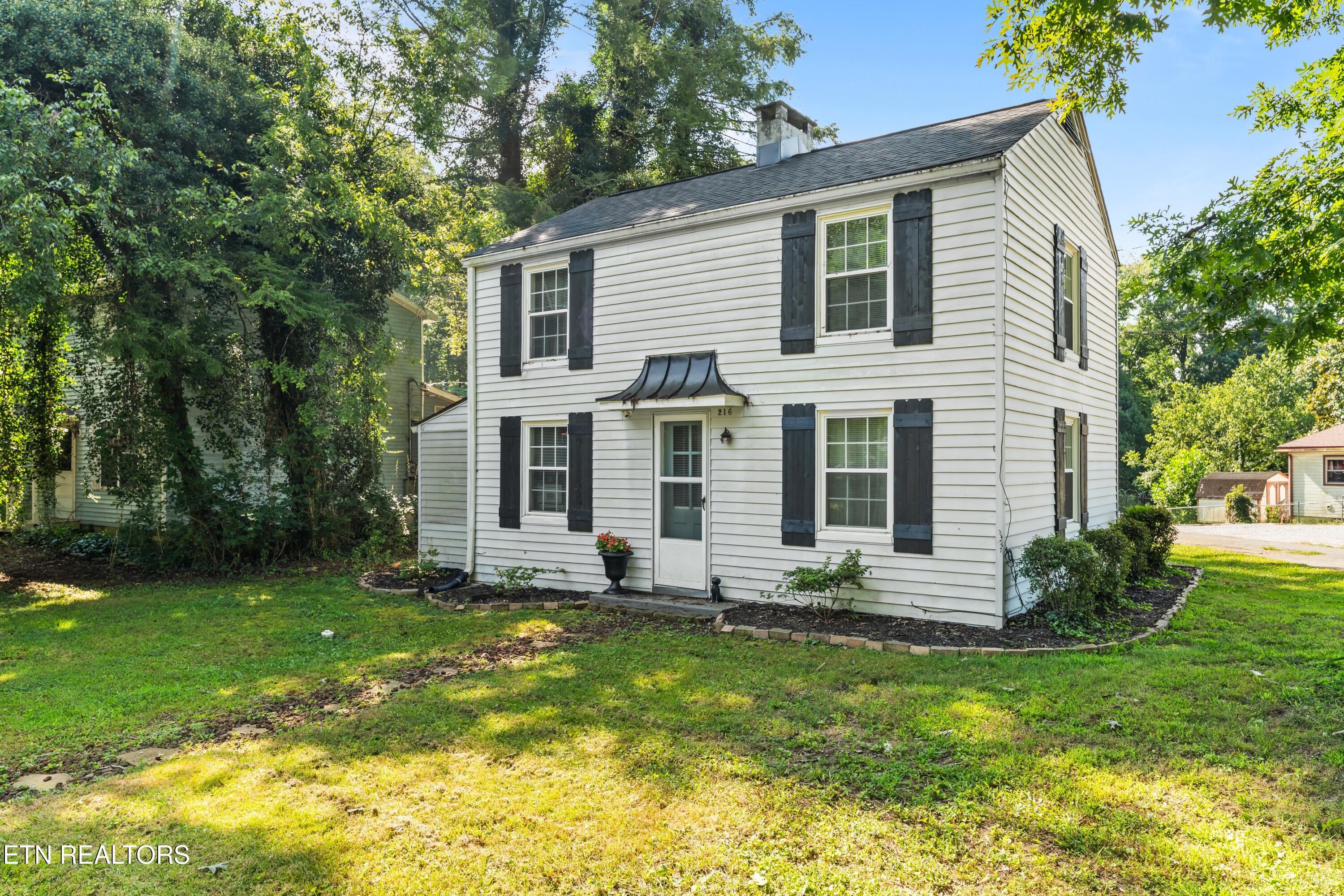 216 Oak Rd