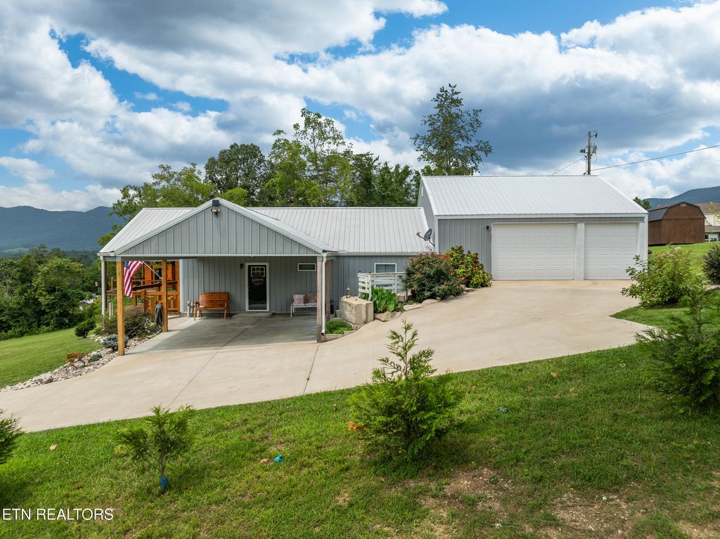 Photo of 817 Powell Valley Shores Circle, Speedwell, TN 37870 (MLS # 1309841)