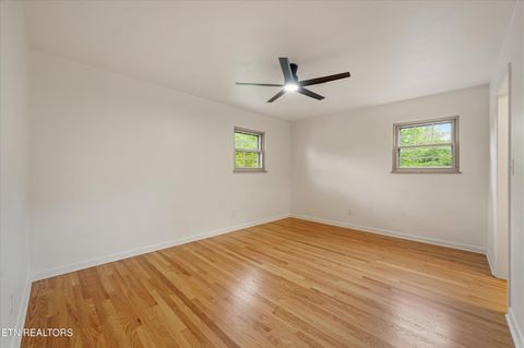 Tiny photo for 891 W Cunningham St, Alcoa, TN 37701 (MLS # 1340801)