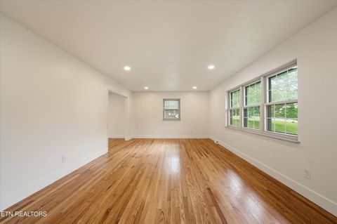 Tiny photo for 891 W Cunningham St, Alcoa, TN 37701 (MLS # 1340801)