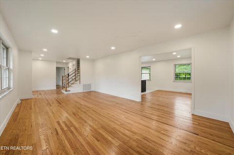 Tiny photo for 891 W Cunningham St, Alcoa, TN 37701 (MLS # 1340801)