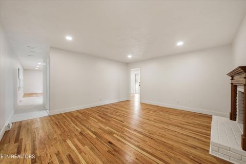 Tiny photo for 891 W Cunningham St, Alcoa, TN 37701 (MLS # 1340801)