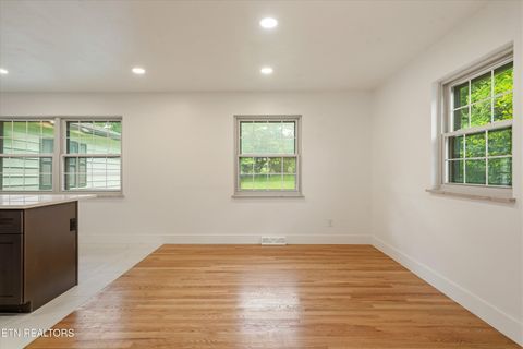 Tiny photo for 891 W Cunningham St, Alcoa, TN 37701 (MLS # 1340801)