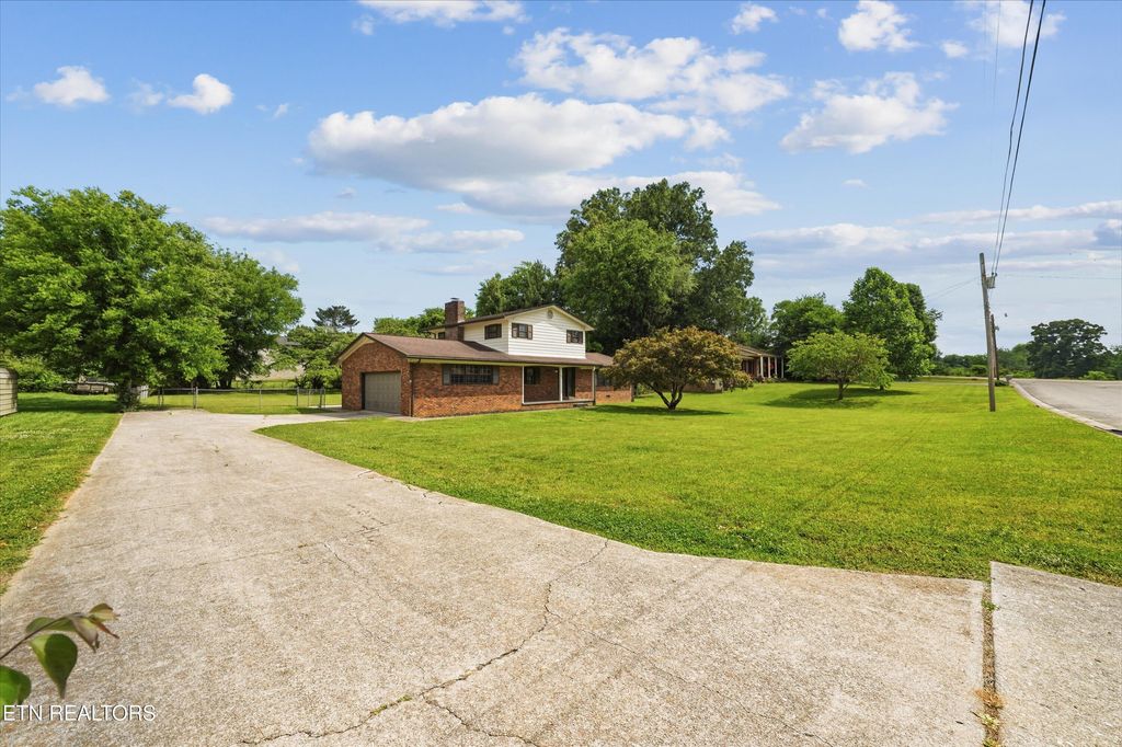 Photo of 891 W Cunningham St, Alcoa, TN 37701 (MLS # 1340801)