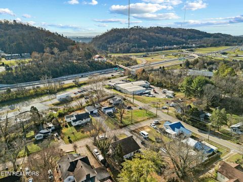 Photo of NE 405 Durbin Drive Northeast Drive, Knoxville, TN 37912 (MLS # 1323865)