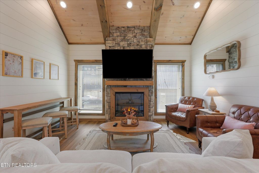 Photo of 591 Warbonnet Way, Pigeon Forge, TN 37863 (MLS # 1332236)