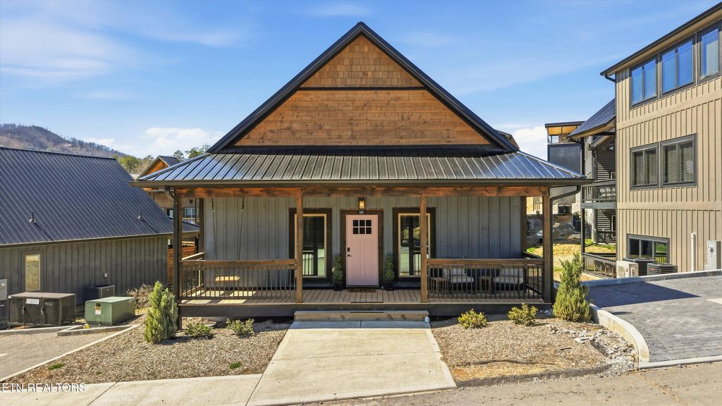 Photo of 591 Warbonnet Way, Pigeon Forge, TN 37863 (MLS # 1332236)