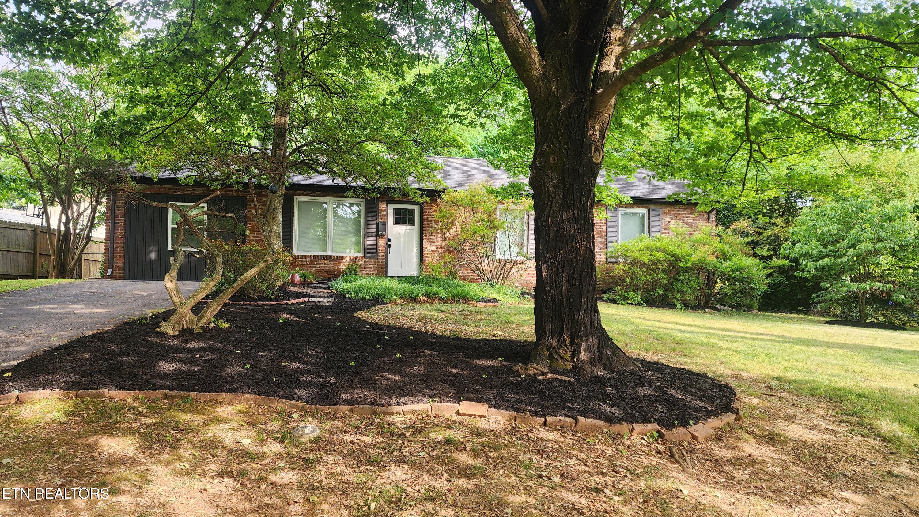 1048 Morrow Rd