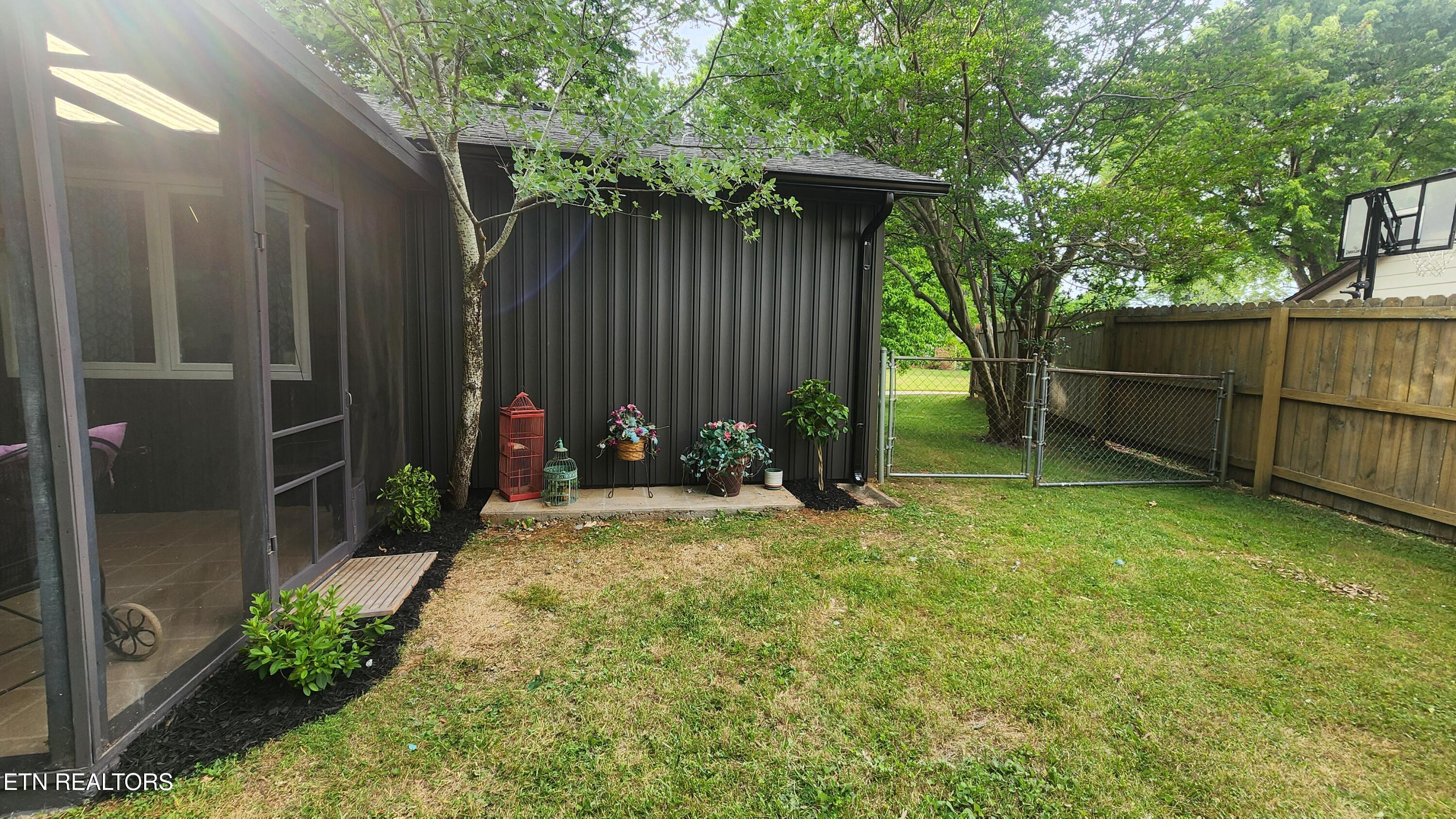 1048 Morrow Rd