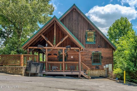 Photo of 4519 Forest Vista Way, Pigeon Forge, TN 37863 (MLS # 1346170)