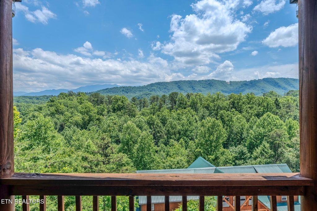 Photo of 4519 Forest Vista Way, Pigeon Forge, TN 37863 (MLS # 1346170)