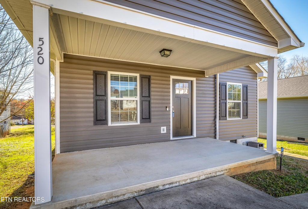 Photo of 520 Midlake Drive, Knoxville, TN 37918 (MLS # 1322294)
