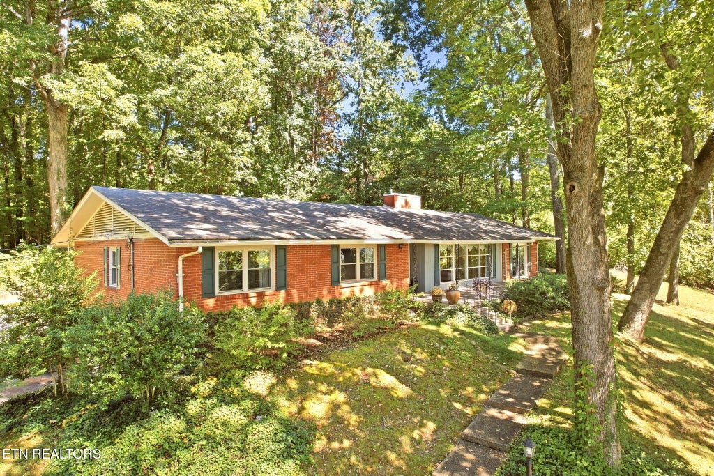 Photo of 4625 Westover Terrace, Knoxville, TN 37914 (MLS # 1357285)