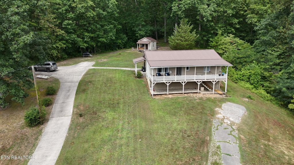 Photo of 215 Coal Creek Lane, Rocky Top, TN 37769 (MLS # 1311143)