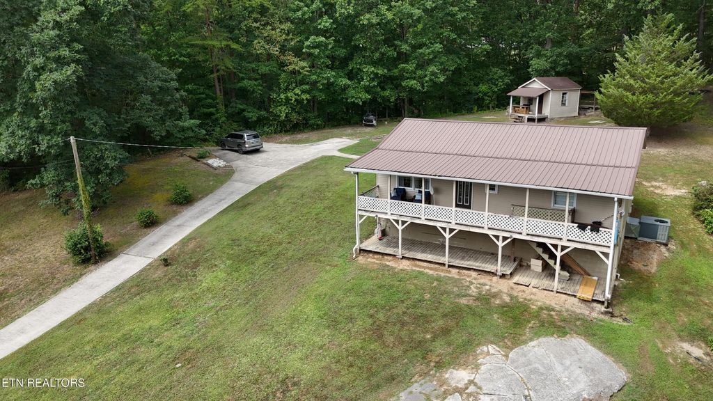 Photo of 215 Coal Creek Lane, Rocky Top, TN 37769 (MLS # 1311143)