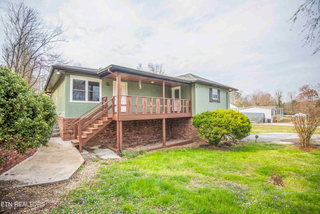 Photo of 221 Haven Rd, Oliver Springs, TN 37840 (MLS # 1230012)