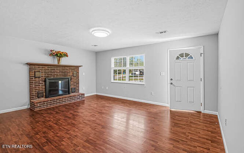 Photo of 138 N Douglas Ave, Rockwood, TN 37854 (MLS # 1333663)