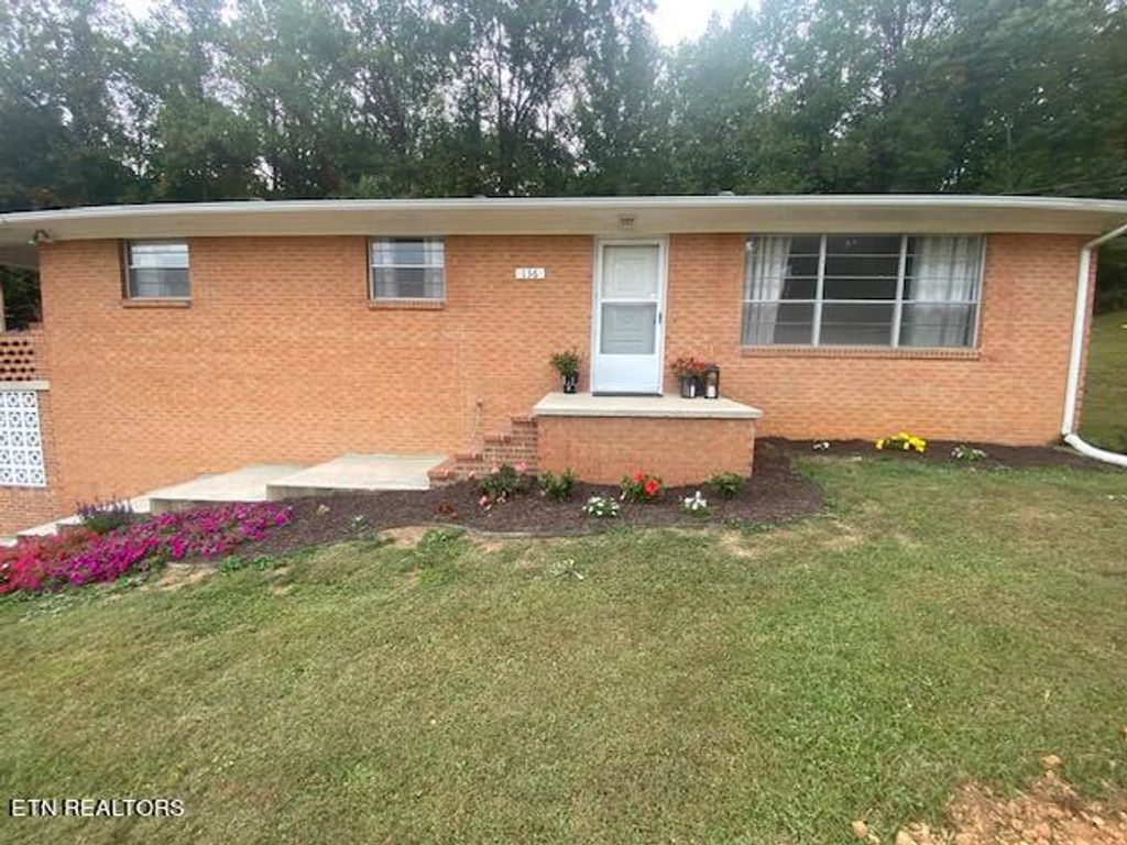 Photo of 136 Hillcrest St, Wartburg, TN 37887 (MLS # 1242189)