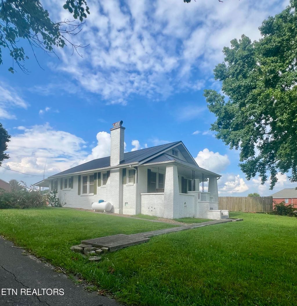 Photo of 126 Graydon Lane, New Tazewell, TN 37825 (MLS # 1270649)