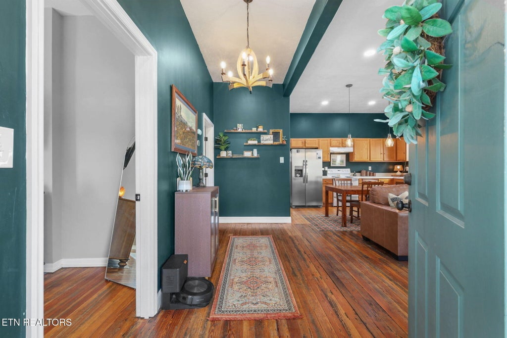 Photo of 221 E Oldham Ave, Knoxville, TN 37917 (MLS # 1358527)
