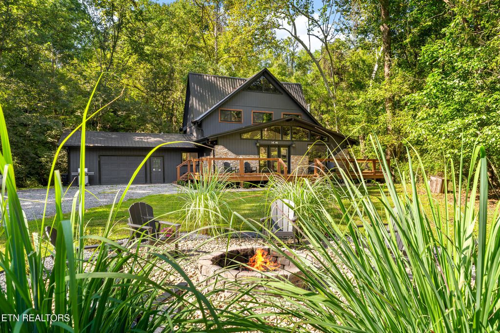 Photo of 3111 Nevils Way, Sevierville, TN 37876 (MLS # 1315317)