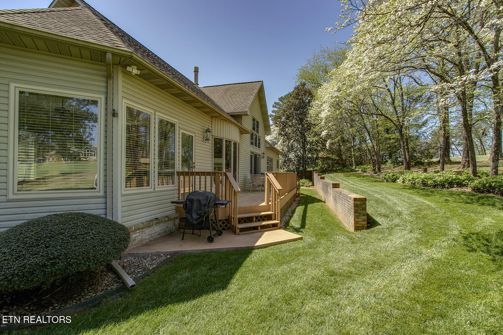 Loudon, Tennessee 37774, United States, 3 Bedrooms Bedrooms, ,3 BathroomsBathrooms,Residential,Active,109750