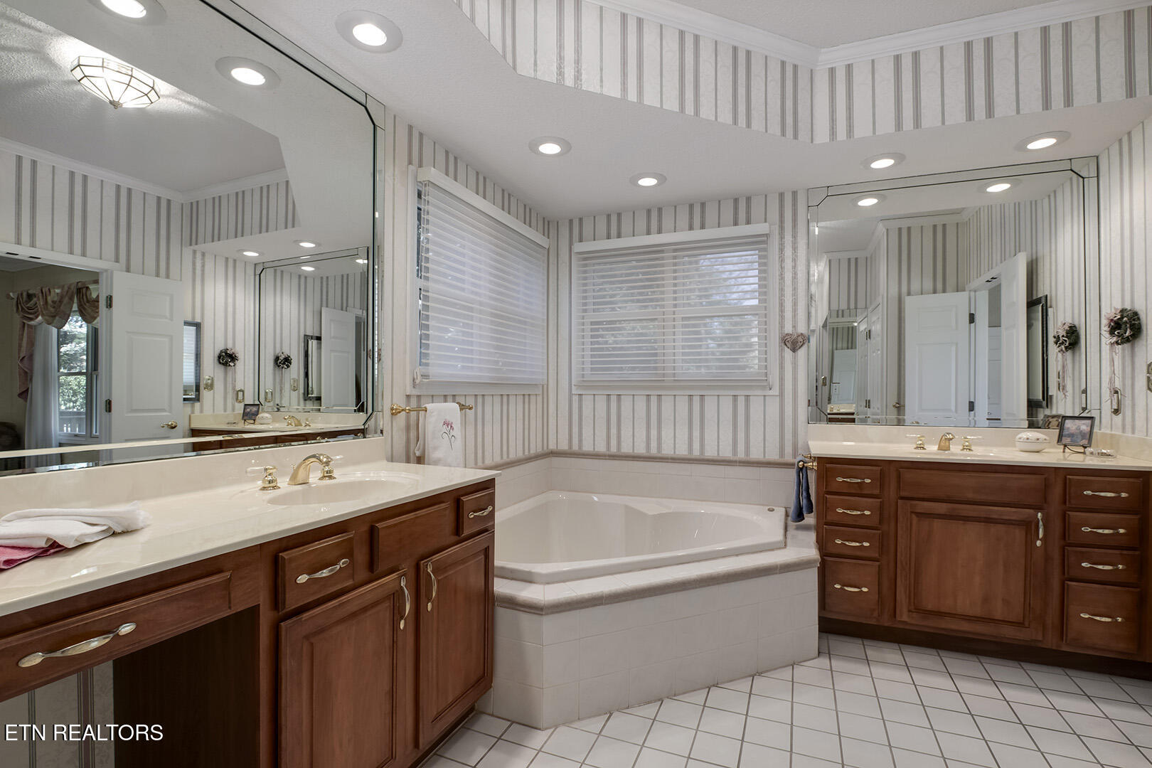 Loudon, Tennessee 37774, United States, 3 Bedrooms Bedrooms, ,3 BathroomsBathrooms,Residential,Active,109750