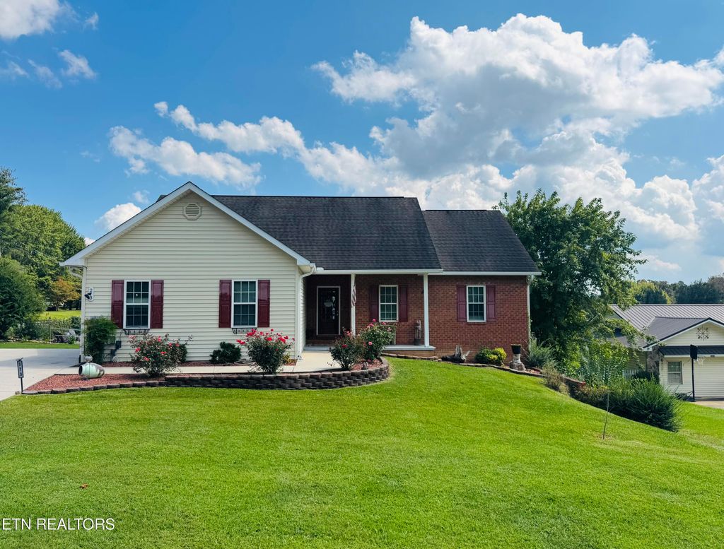 Photo of 273 Washington Street St, Crossville, TN 38572 (MLS # 1315618)