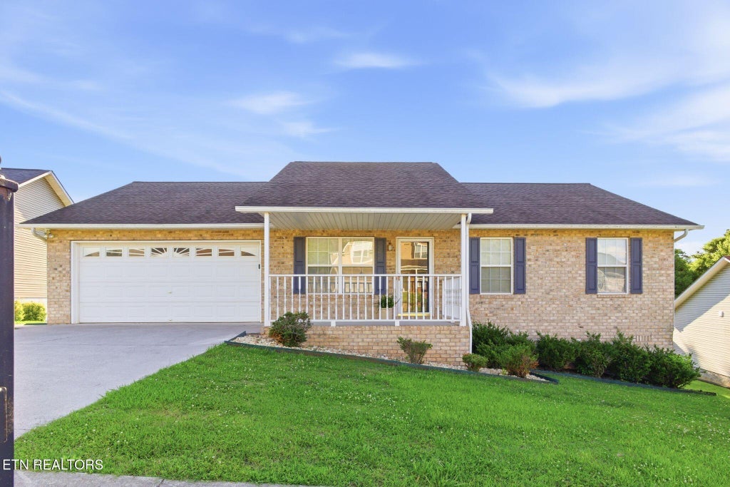 Photo of 421 Drakewood Rd, Knoxville, TN 37924 (MLS # 1343571)