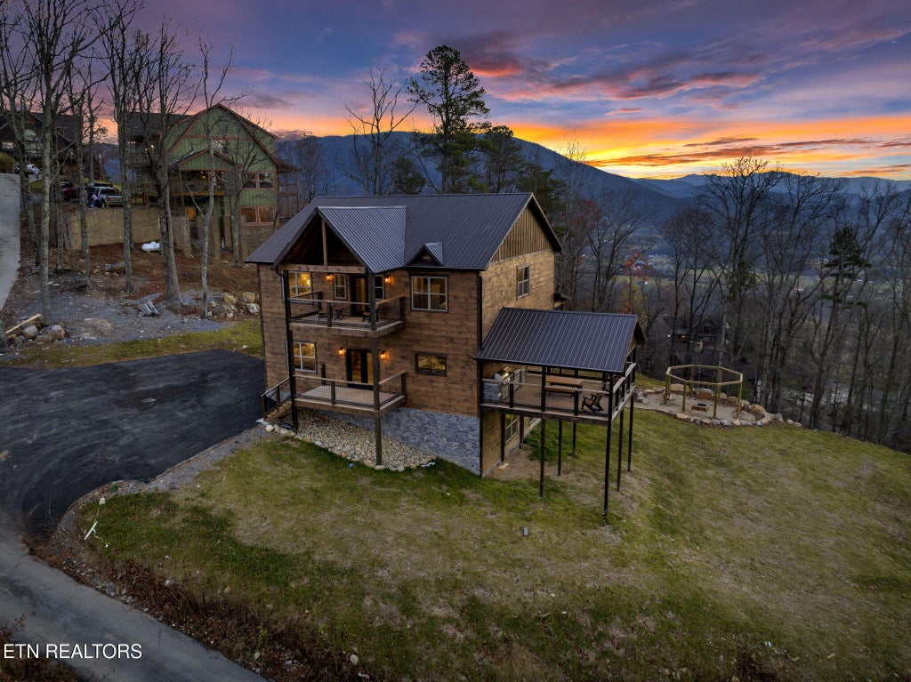 Photo of 2520 Angelos Mountain Way, Pigeon Forge, TN 37862 (MLS # 1358921)