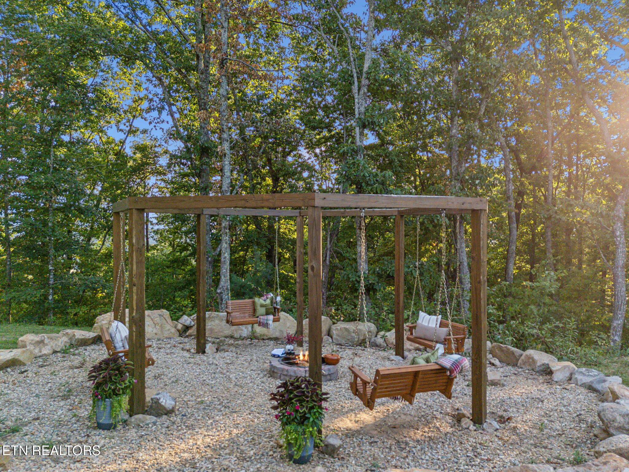 2520 Angelos Mountain Way