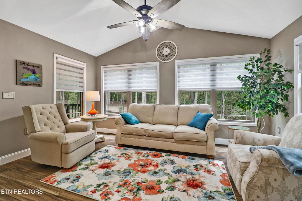 Photo of 148146 Beachwood Drive, Crossville, TN 38558 (MLS # 1354045)