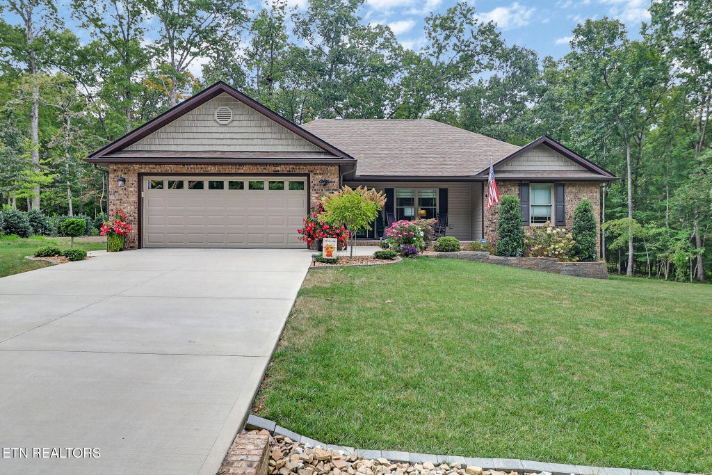 Photo of 148146 Beachwood Drive, Crossville, TN 38558 (MLS # 1354045)