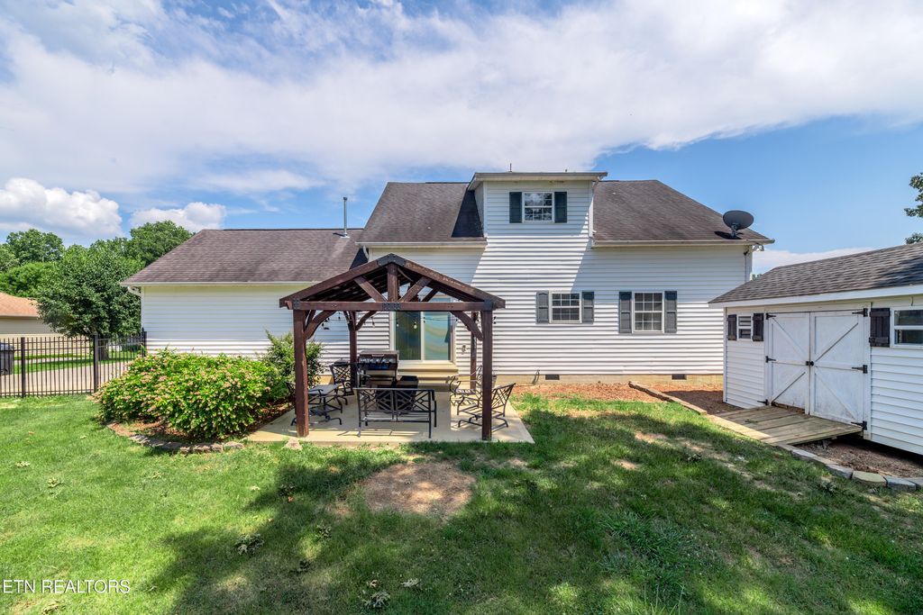 Photo of 116 Hartford Village Way, Kingston, TN 37763 (MLS # 1307940)