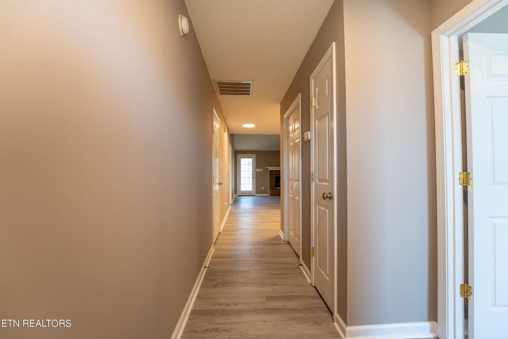 Photo of 334 Hawthorne Oaks Way, Powell, TN 37849 (MLS # 1335390)