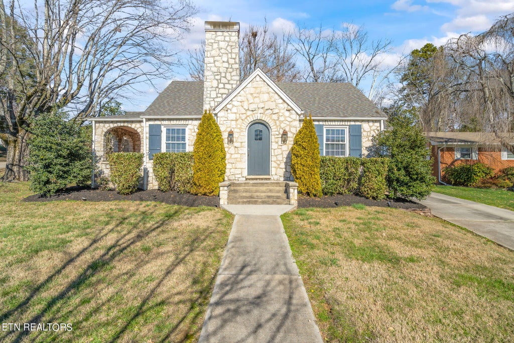 Photo of 4419 Sutherland Ave, Knoxville, TN 37919 (MLS # 1253417)