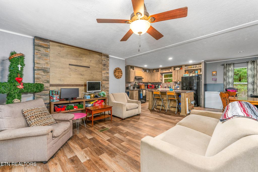 Photo of 346 Strong Hollow Lane, Rocky Top, TN 37769 (MLS # 1307828)