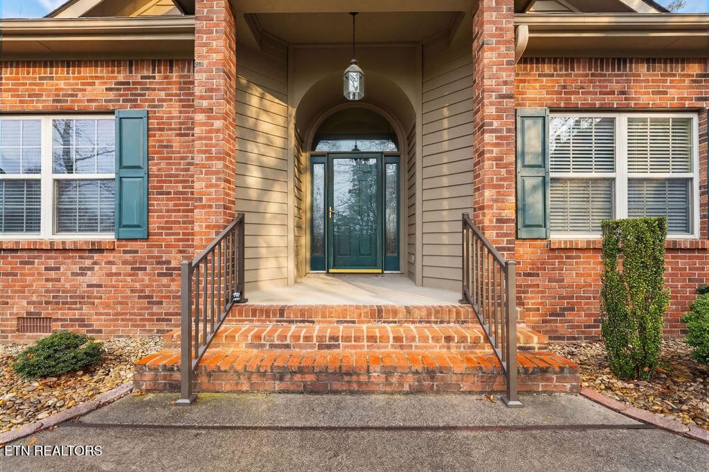 Photo of 223 Tahlequah Drive, Loudon, TN 37774 (MLS # 1333000)