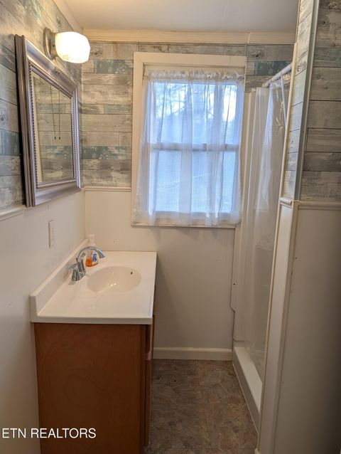 Tiny photo for 625 W Rhea Ave, Spring City, TN 37381 (MLS # 1328069)