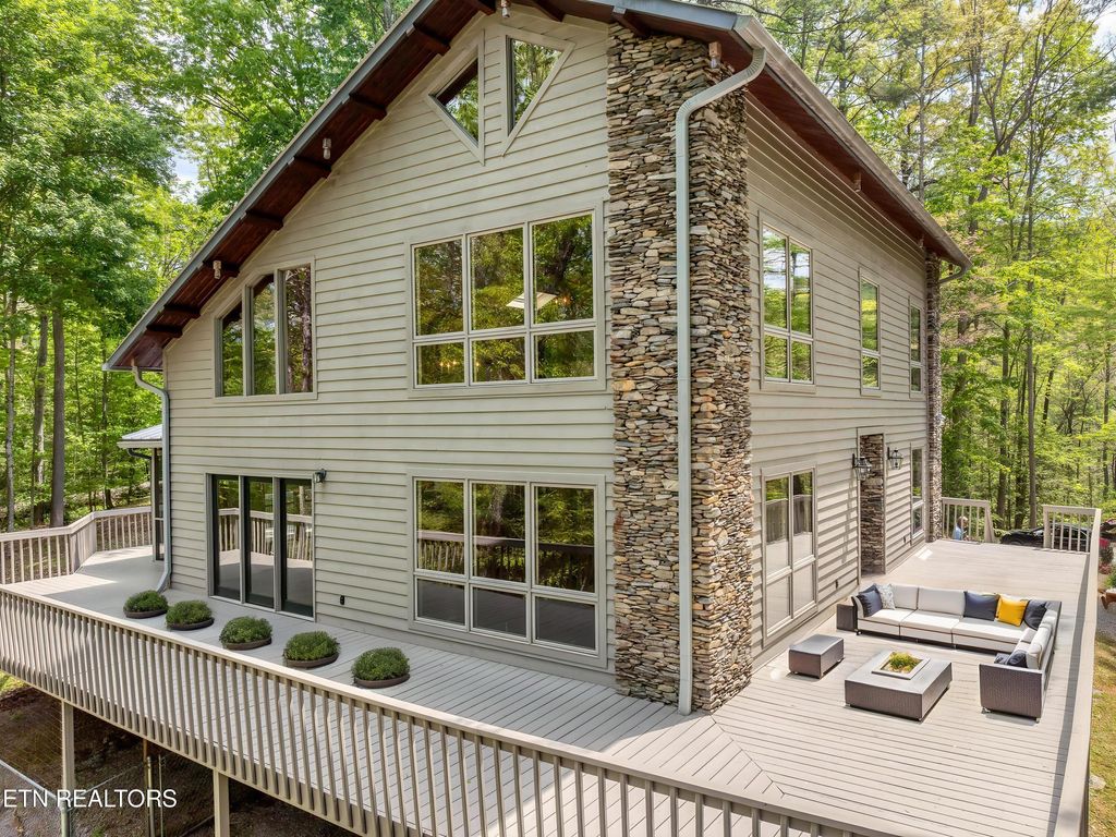 Photo of 2210 Turkey Roost Rd, Walland, TN 37886 (MLS # 1338470)