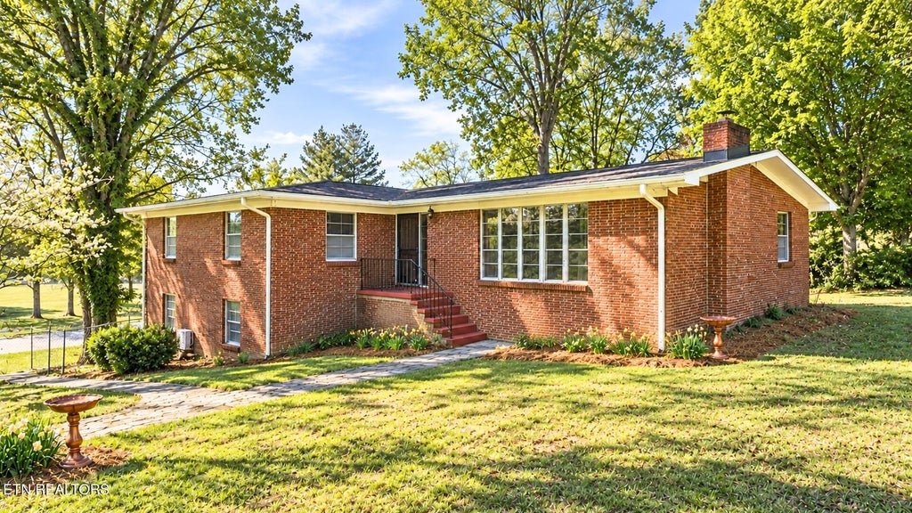 Photo of 603 Crestview Drive, Rockwood, TN 37854 (MLS # 1359939)
